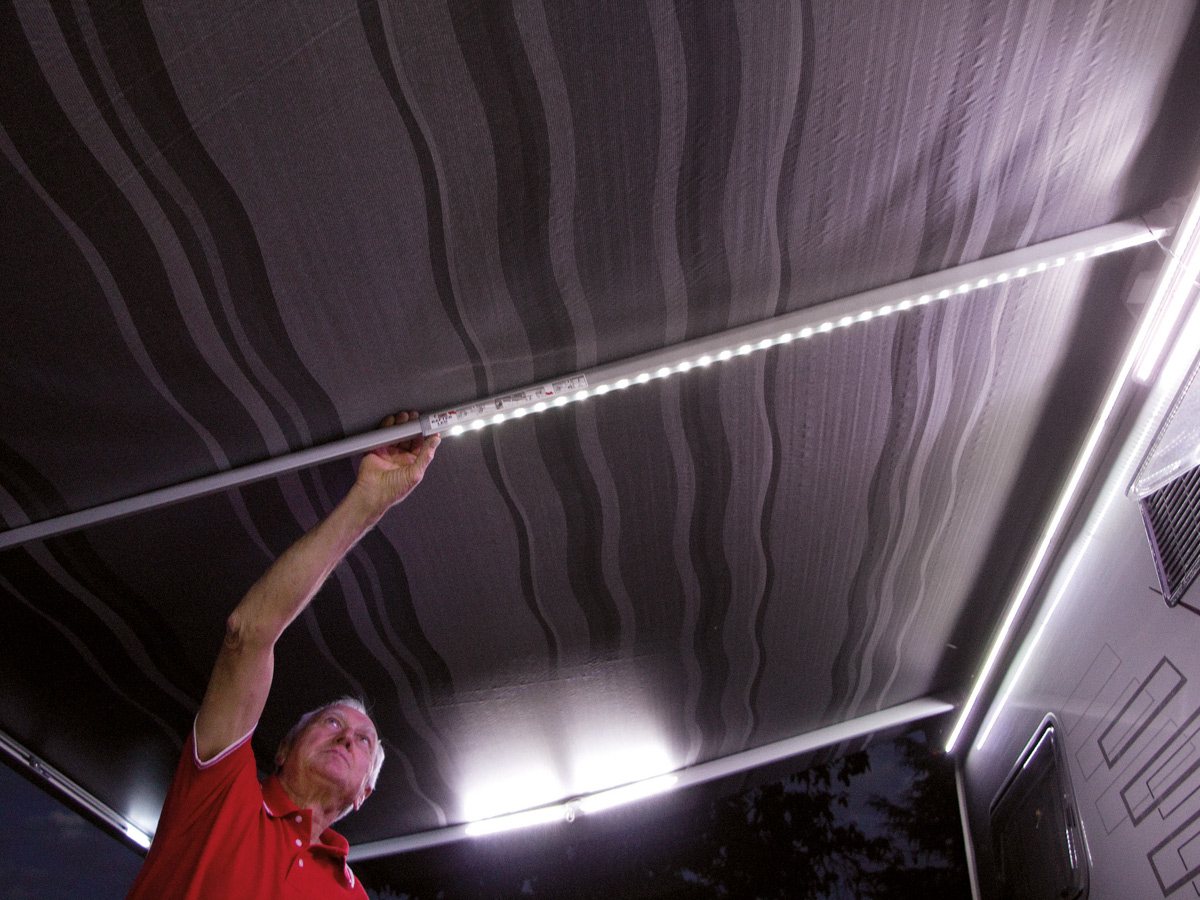 Fiamma Rafter mit LED Beleuchtung