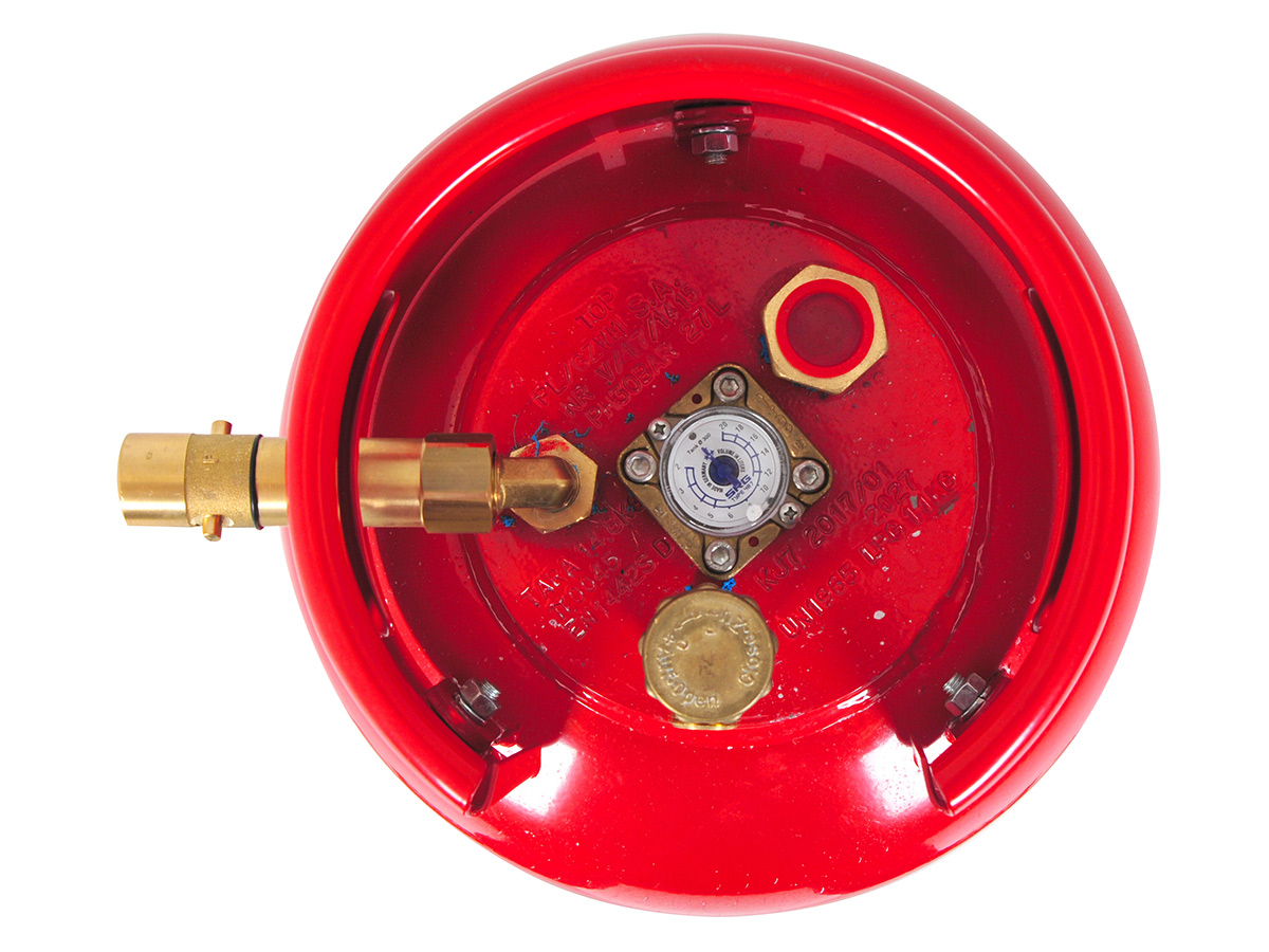 Badé abgewinkelter aufrecht stehender LPG-Tank