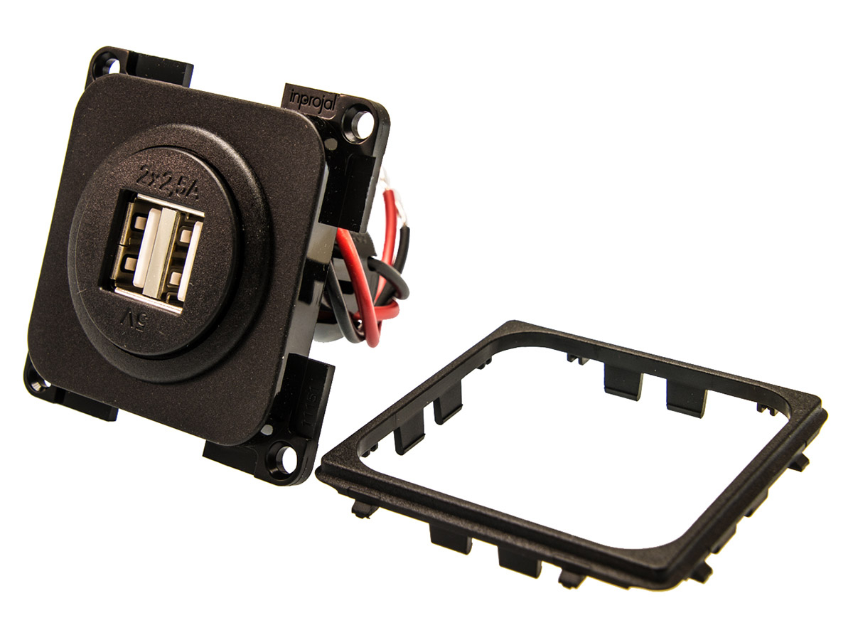 BBA doppelte USB Einbausteckdose – black